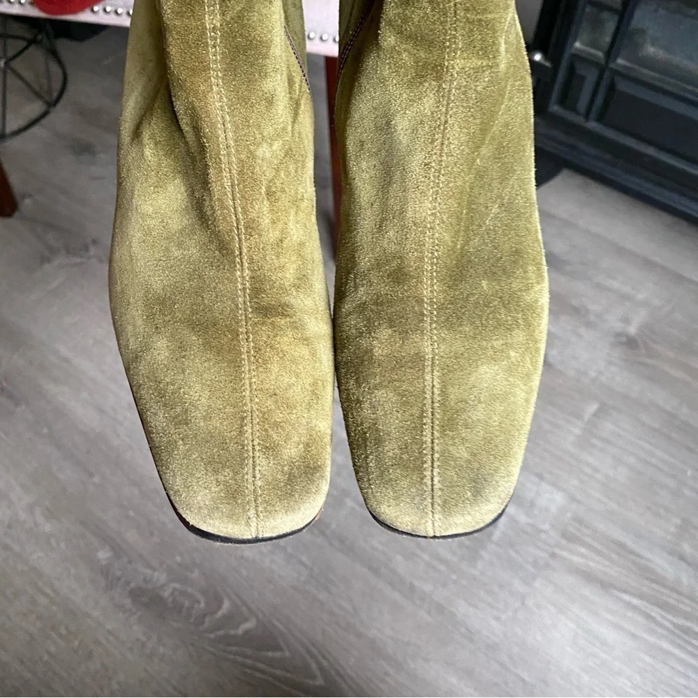 VINTAGE DKNY GREEN SEUDE LEATHER HIGH BOOTS